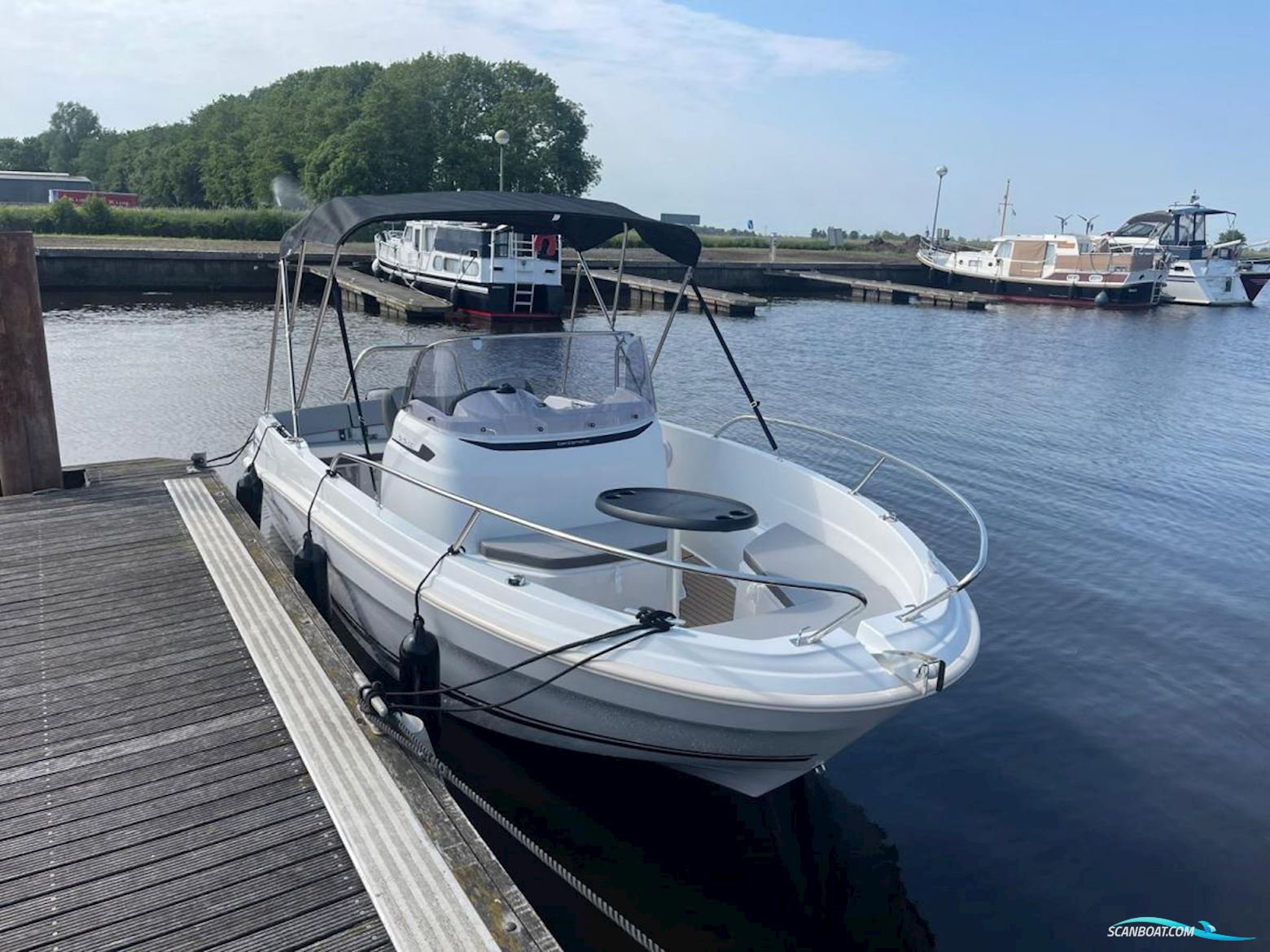 Jeanneau Cap Camarat 5.5 CC Motorboat 2024, with Suzuki engine, The Netherlands