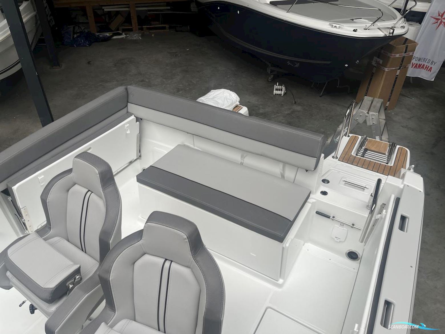 Jeanneau Cap Camarat 6.5 Center Console
