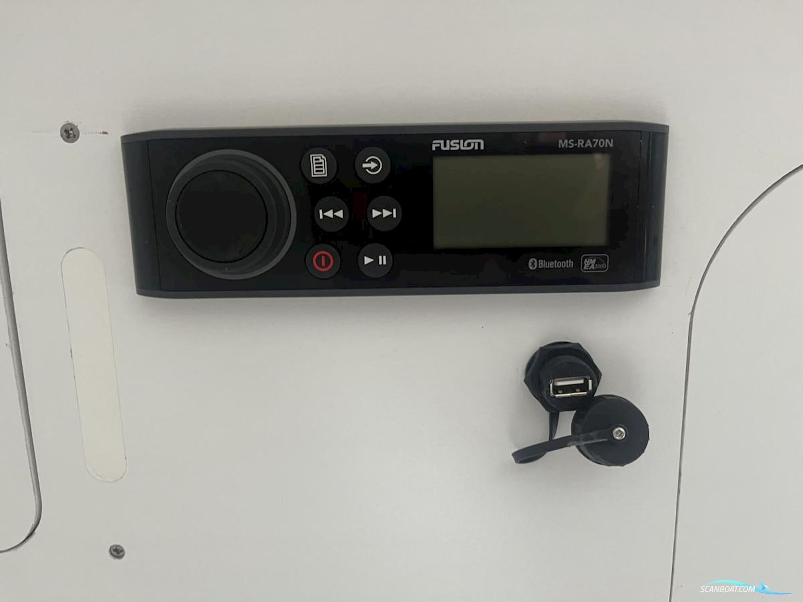 Jeanneau Cap Camarat 6.5 Center Console