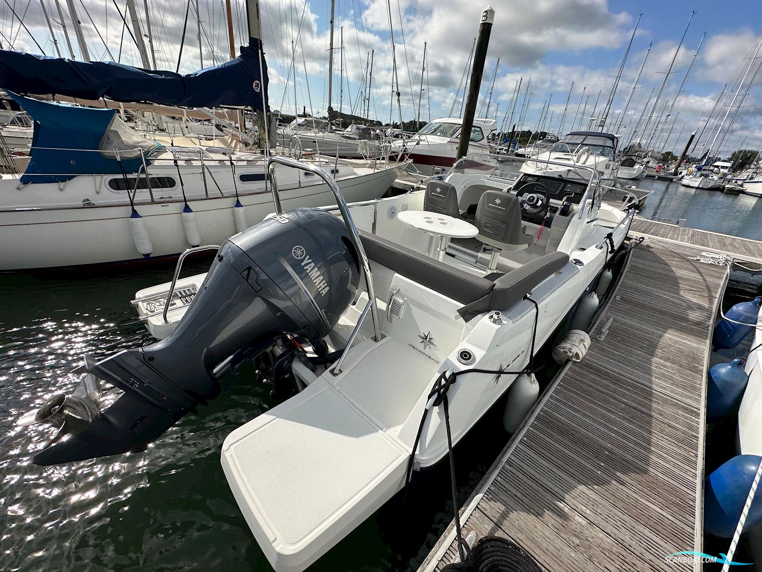 Jeanneau Cap Camarat 6.5 WA