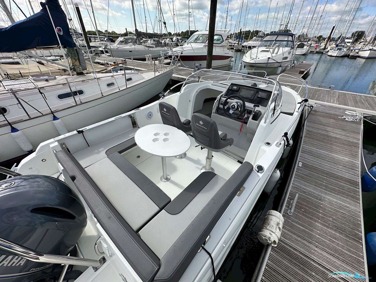 Jeanneau Cap Camarat 6.5 WA