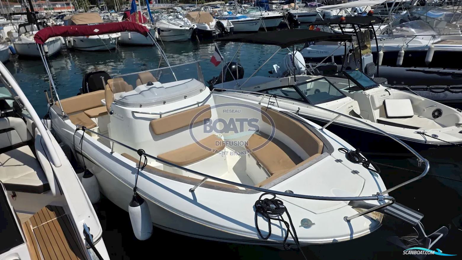 Jeanneau Cap Camarat 7.5 CC