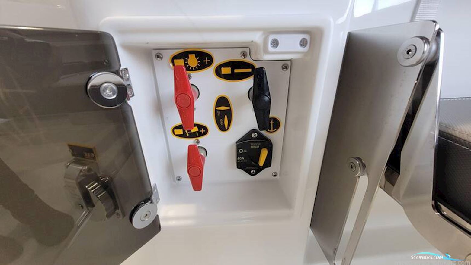 Jeanneau Cap Camarat 7.5 WA s3