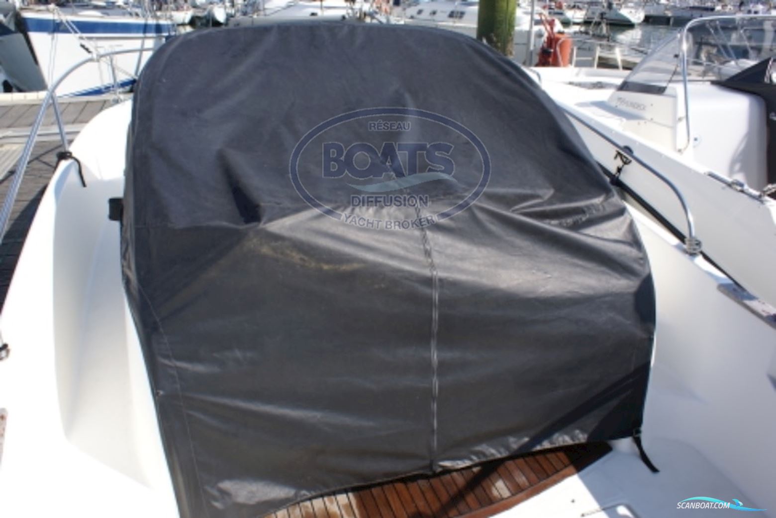 Jeanneau Cap Camarat 755 WA Moteur Neuf