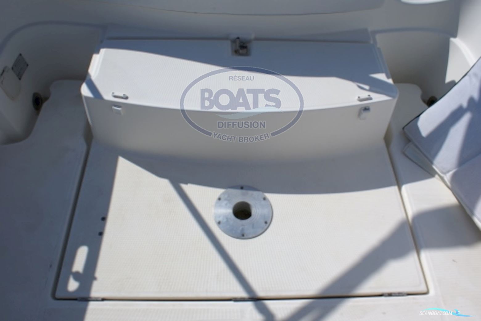 Jeanneau Cap Camarat 755 WA Moteur Neuf