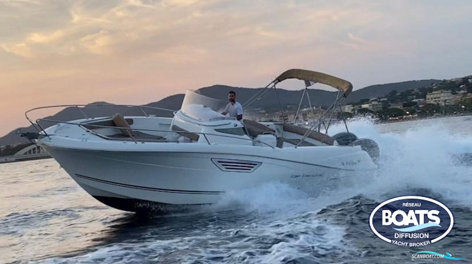 Jeanneau Cap Camarat 8.5 CC Motorboat 2014, with Yamaha engine, France