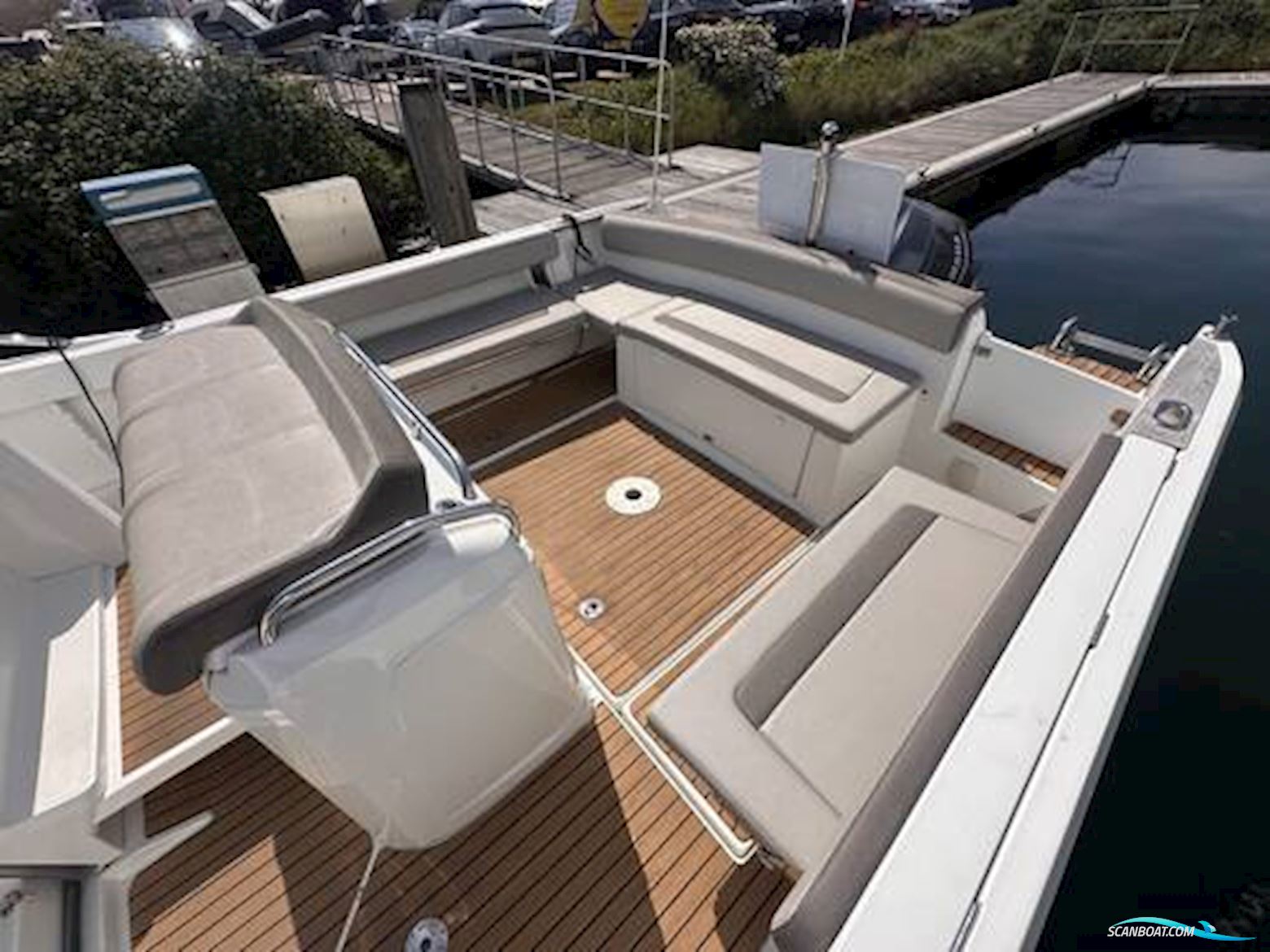 Jeanneau Cap Camarat 8.5 CC