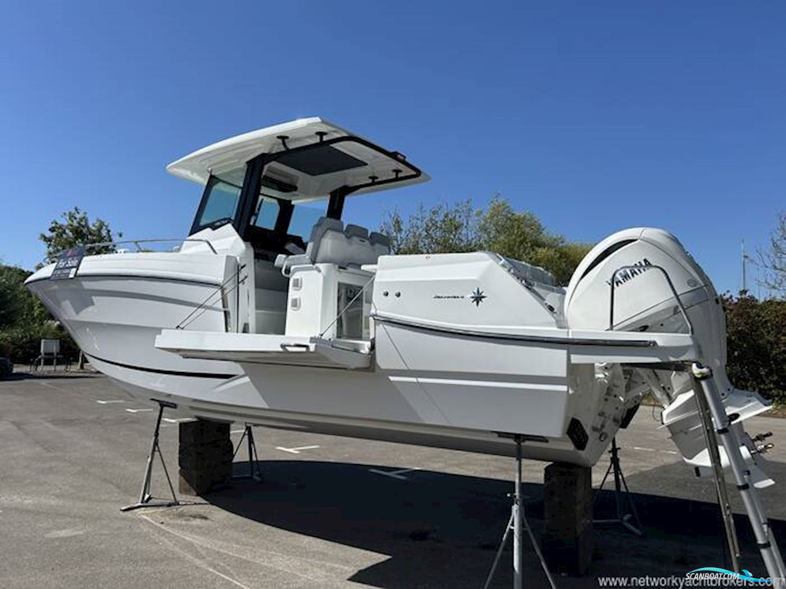 Jeanneau Cap Camarat 9.0 CC Series 2