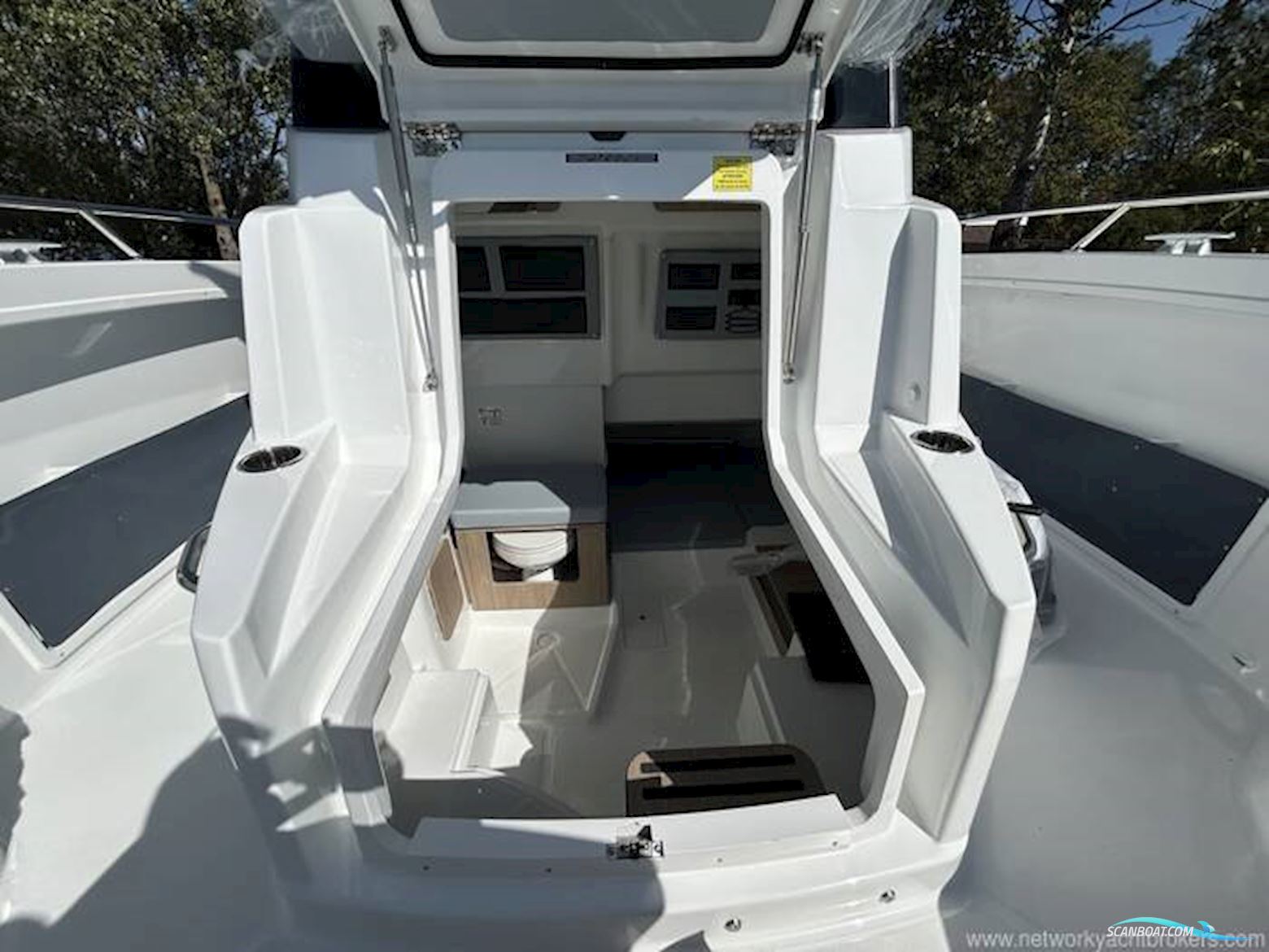 Jeanneau Cap Camarat 9.0 CC Series 2