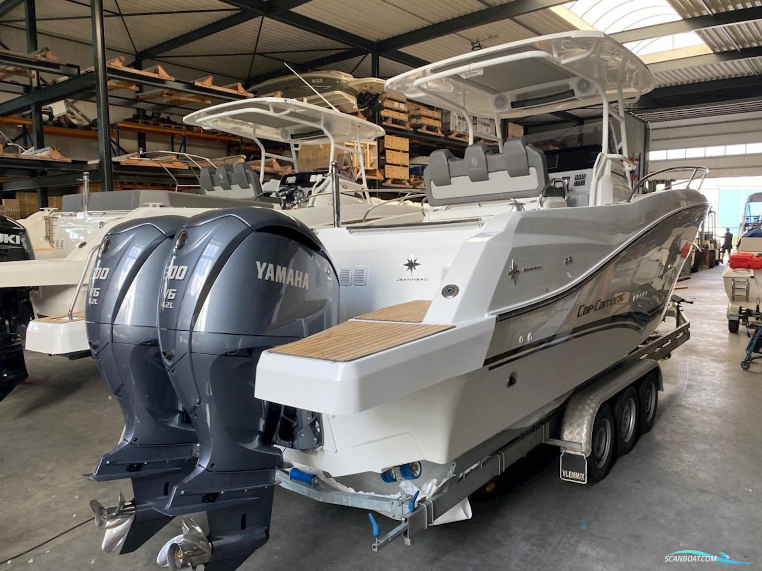Jeanneau Cap Camarat 9.0 Center Console Motorboat 2023, with 2x 250 Yamaha engine, The Netherlands