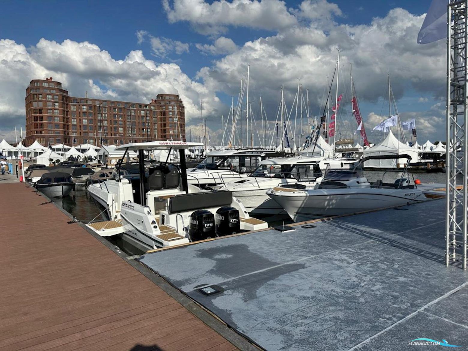 Jeanneau Cap Camarat 9.0 Walk Around S2