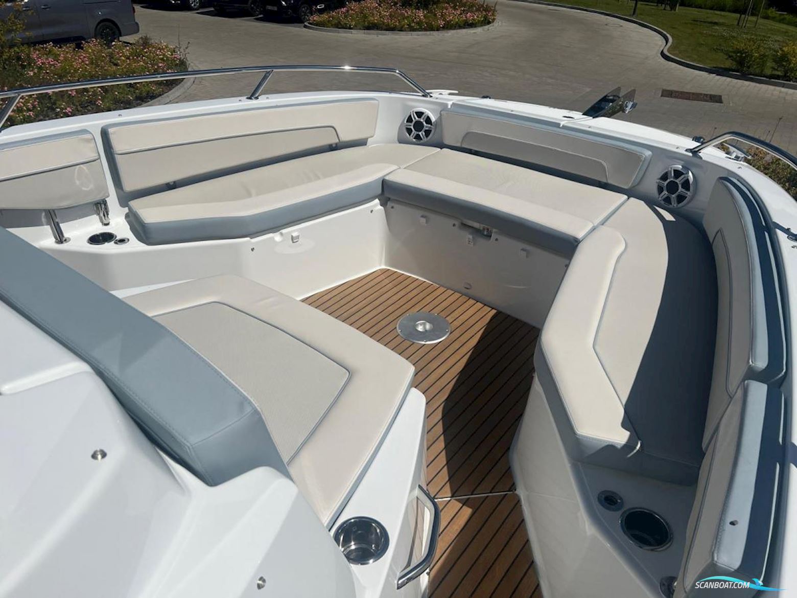 Jeanneau Cap Camarat 9.0CC S2 Nieuw Model! Dit Schip is Aanwezig op de Yamaha Stand Van Hiswa te Water 2026.