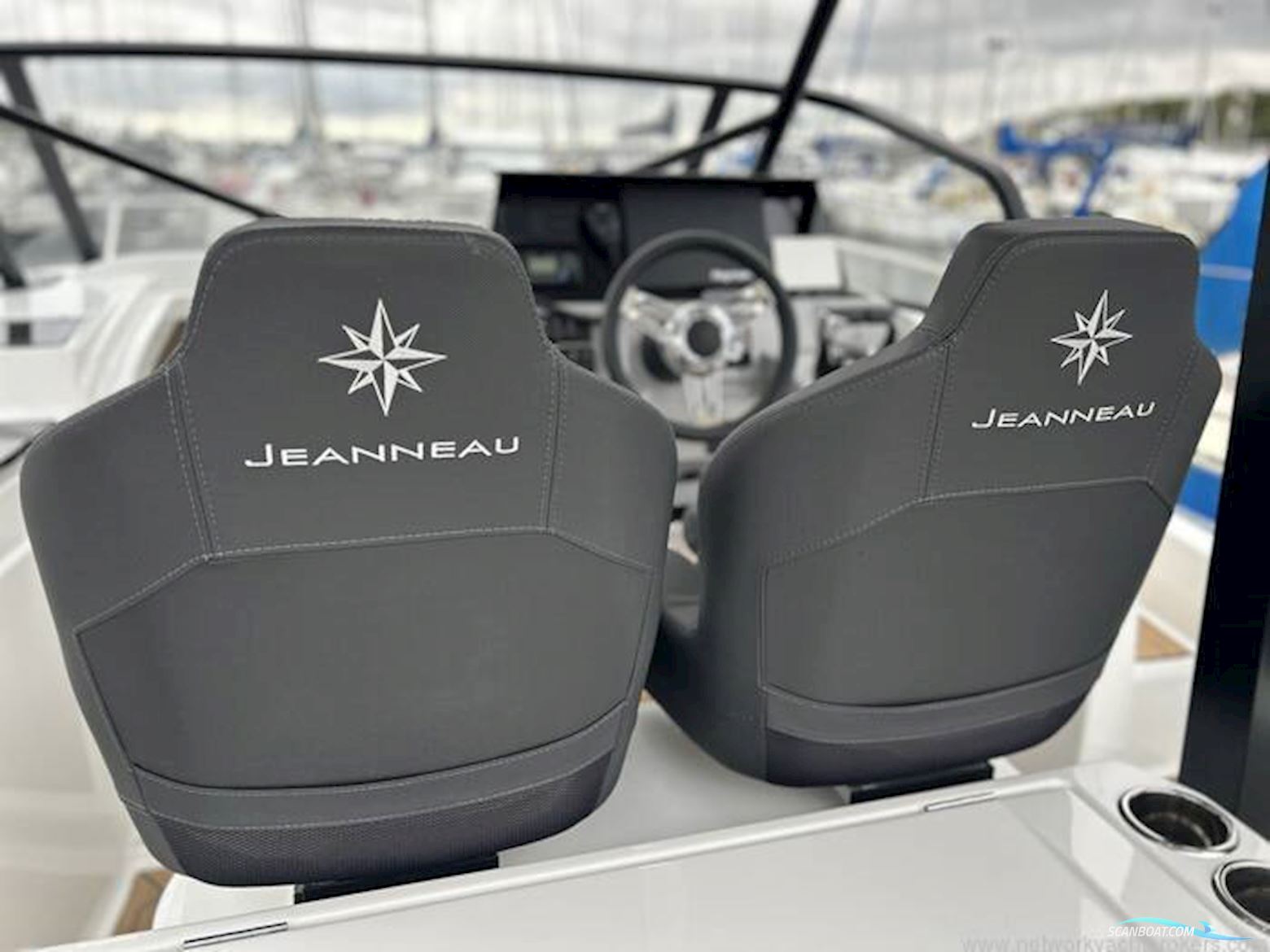 Jeanneau Cap Camarat 9.0WA S2