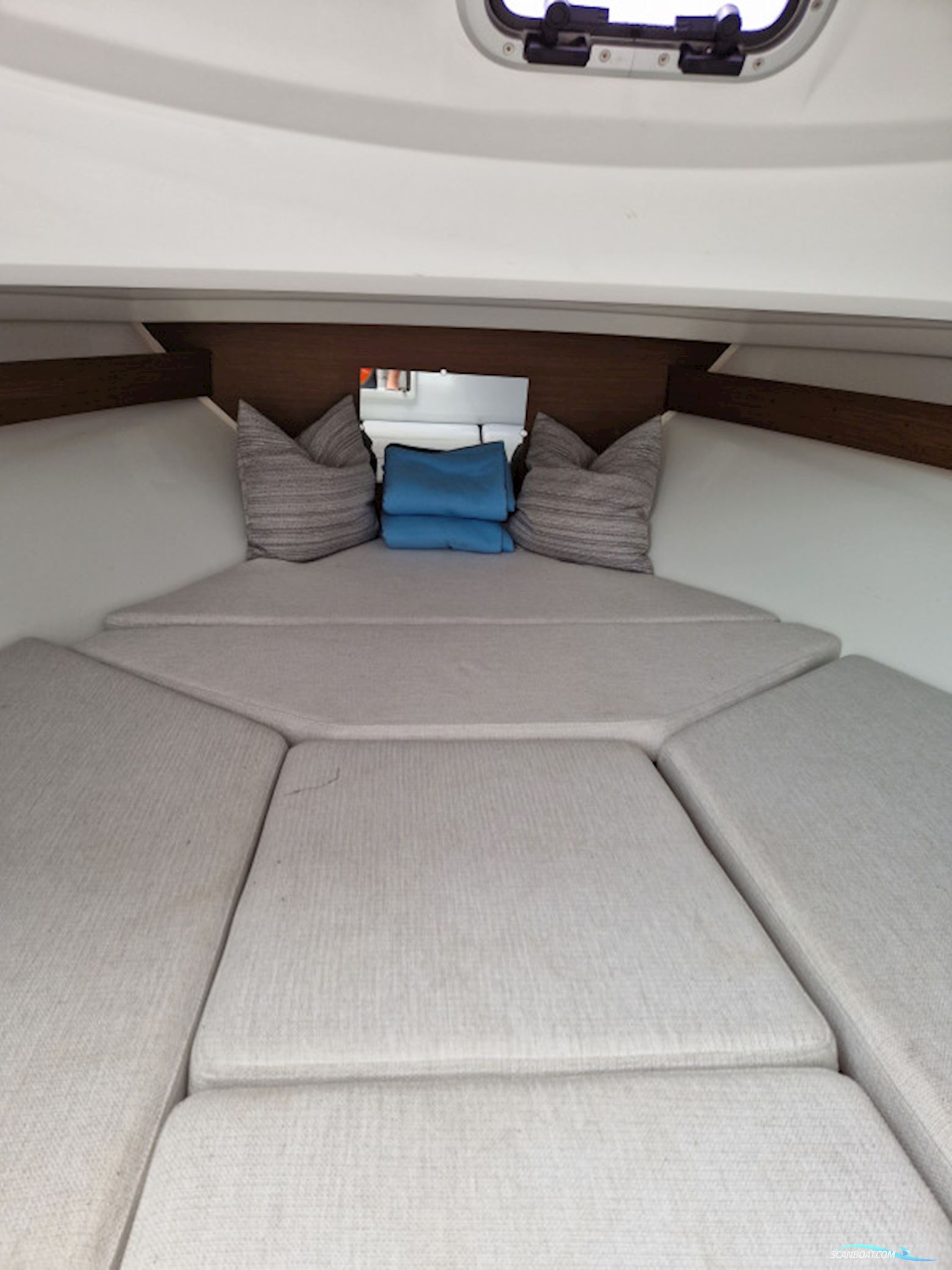 Jeanneau Cap Camera 6.5 WA Serie III