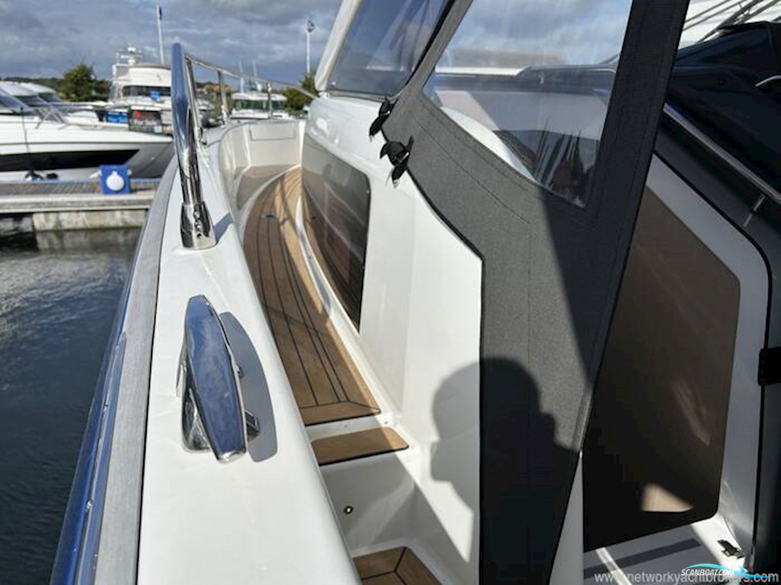 Jeanneau DB37