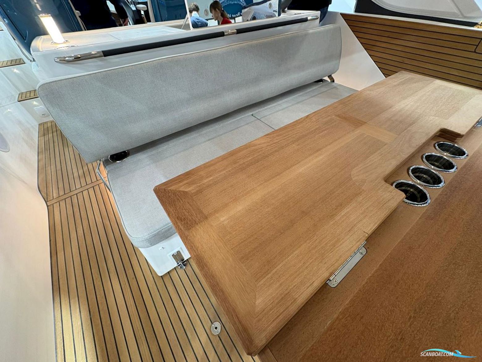 Jeanneau DB43