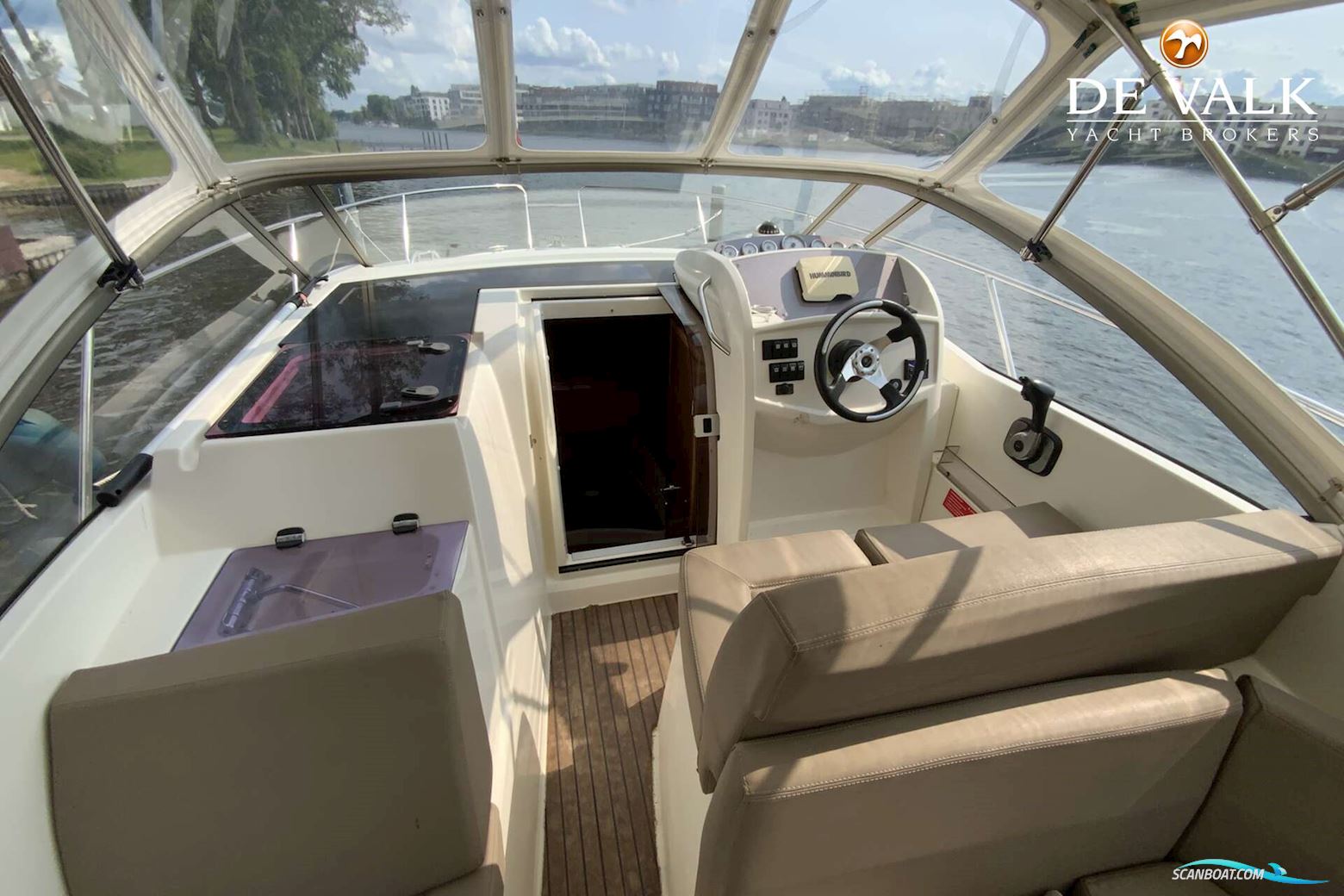 Jeanneau Leader 8