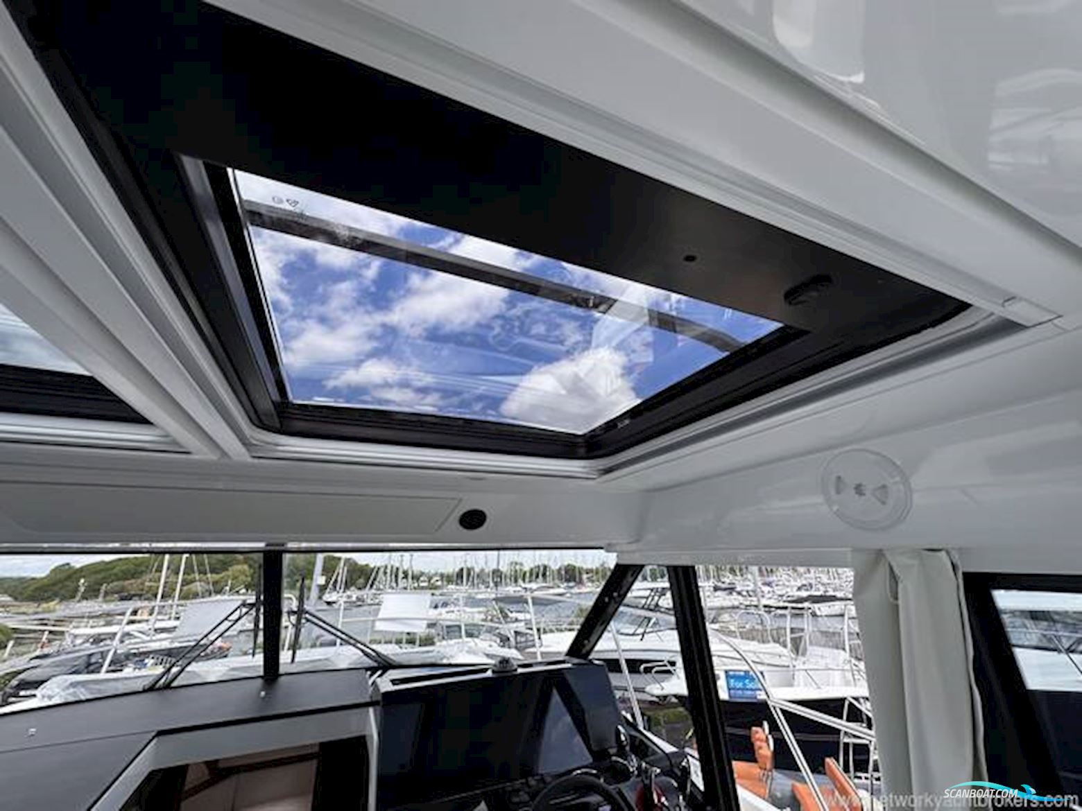 Jeanneau Merry Fisher 1095 Coupe Series 2