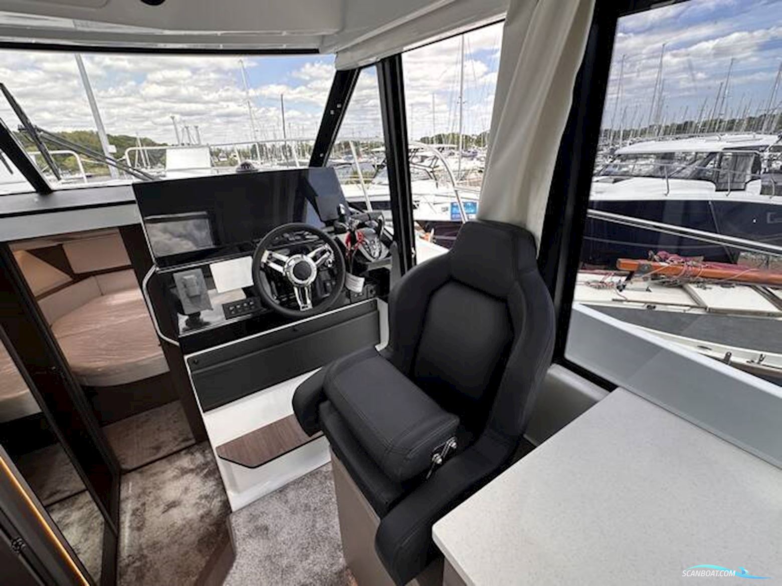 Jeanneau Merry Fisher 1095 Coupe Series 2