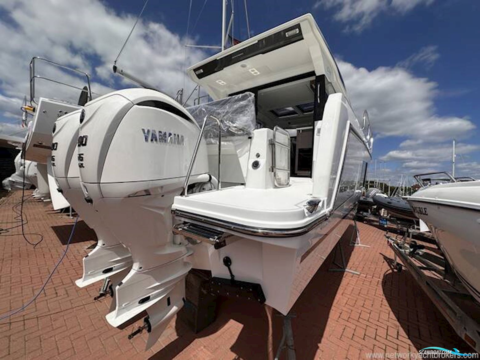 Jeanneau Merry Fisher 1095 Coupe Series 2