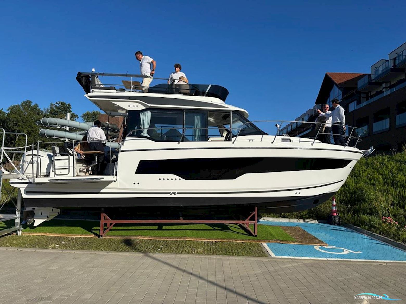 Jeanneau Merry Fisher 1095 Fly Serie 2