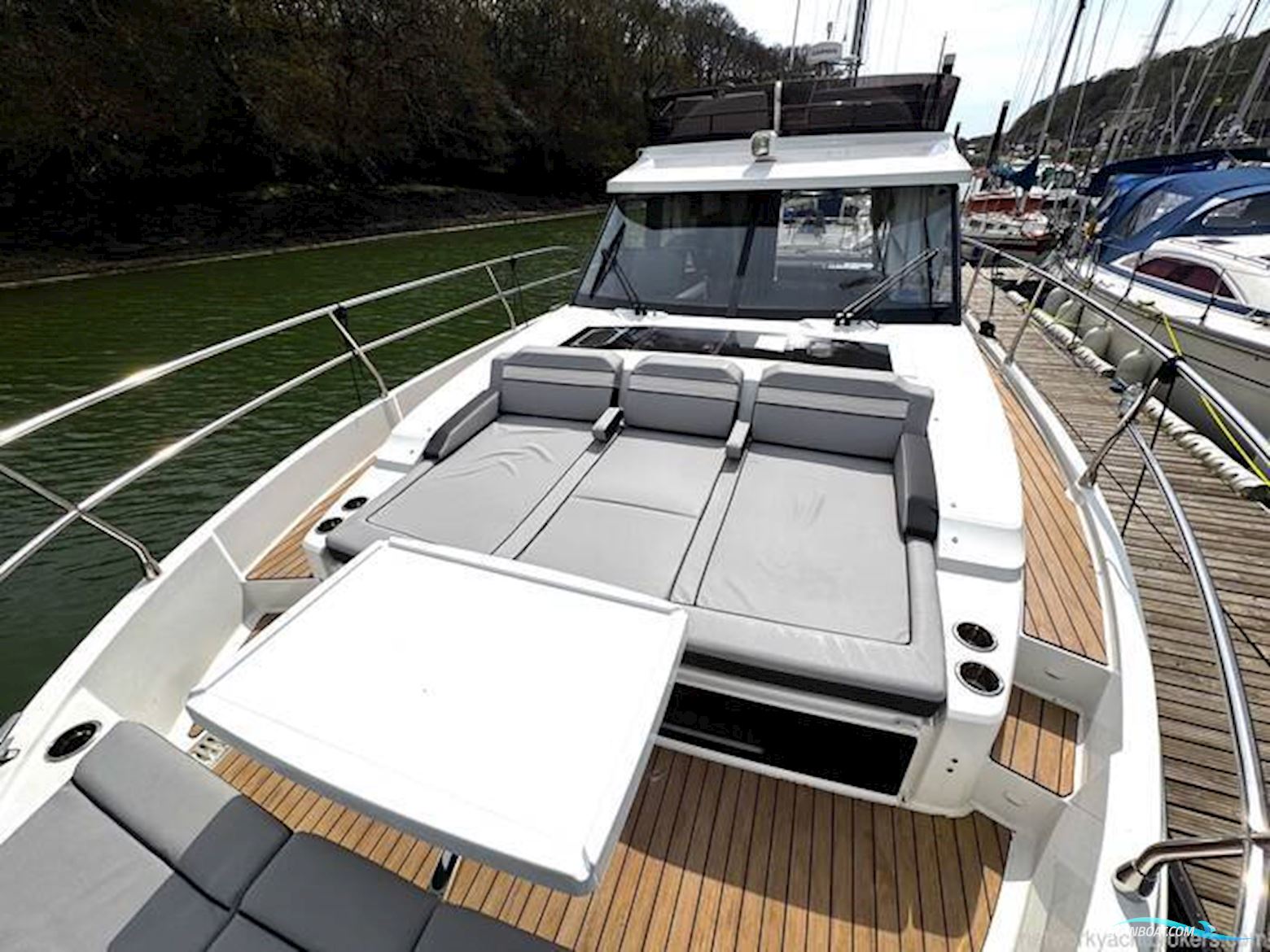 Jeanneau Merry Fisher 1295 Fly
