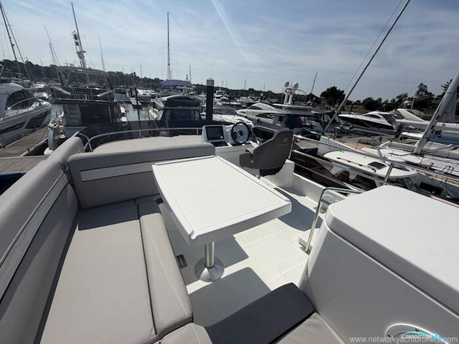 Jeanneau Merry Fisher 1295 Fly
