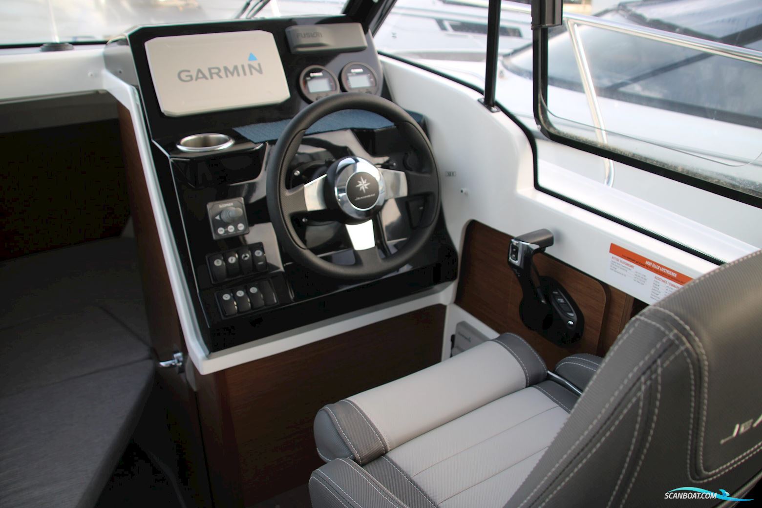 Jeanneau Merry Fisher 695 Cruiser