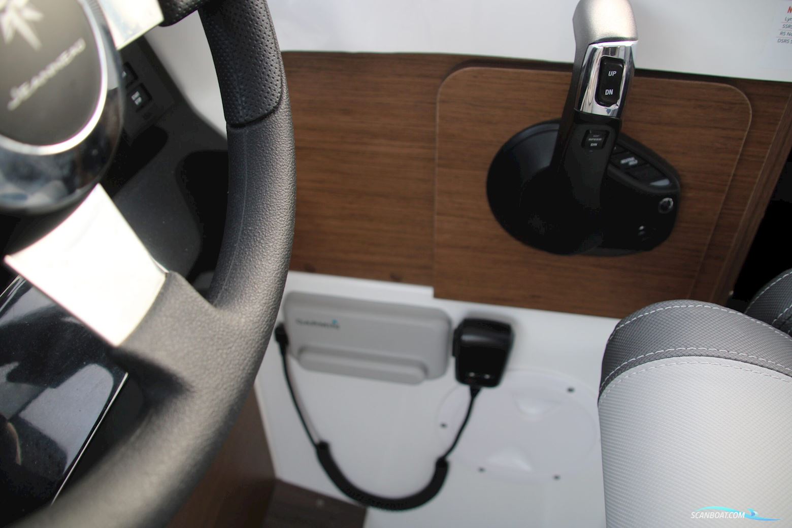 Jeanneau Merry Fisher 695 Cruiser