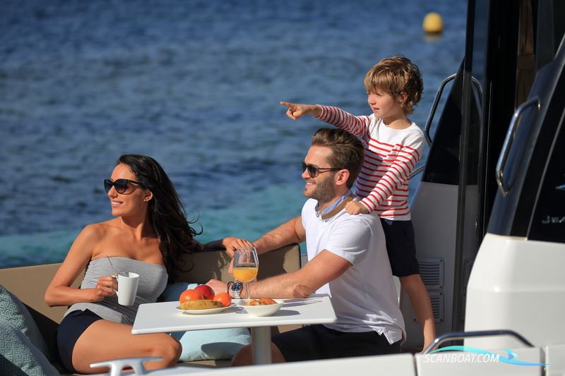 Jeanneau Merry Fisher 895