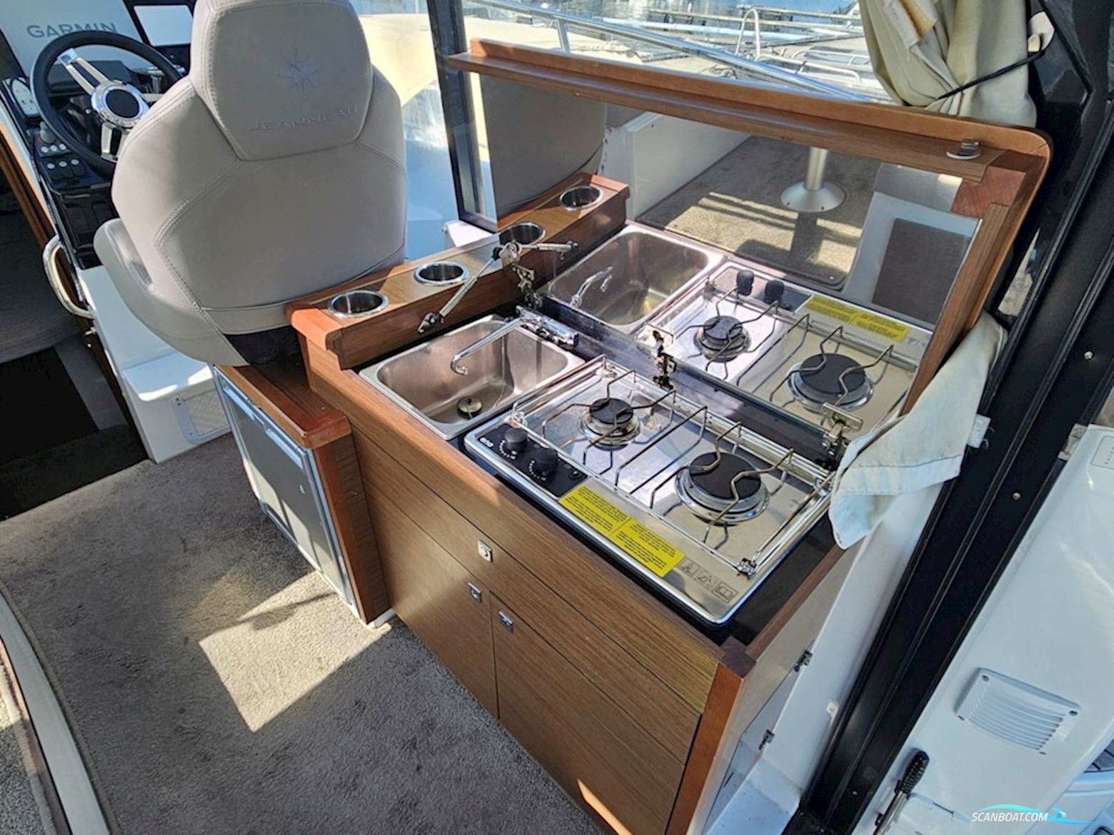 Jeanneau Merry Fisher 895