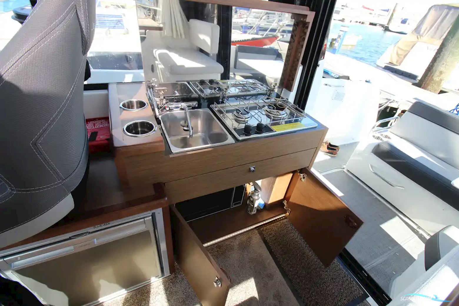 Jeanneau Merry Fisher 895