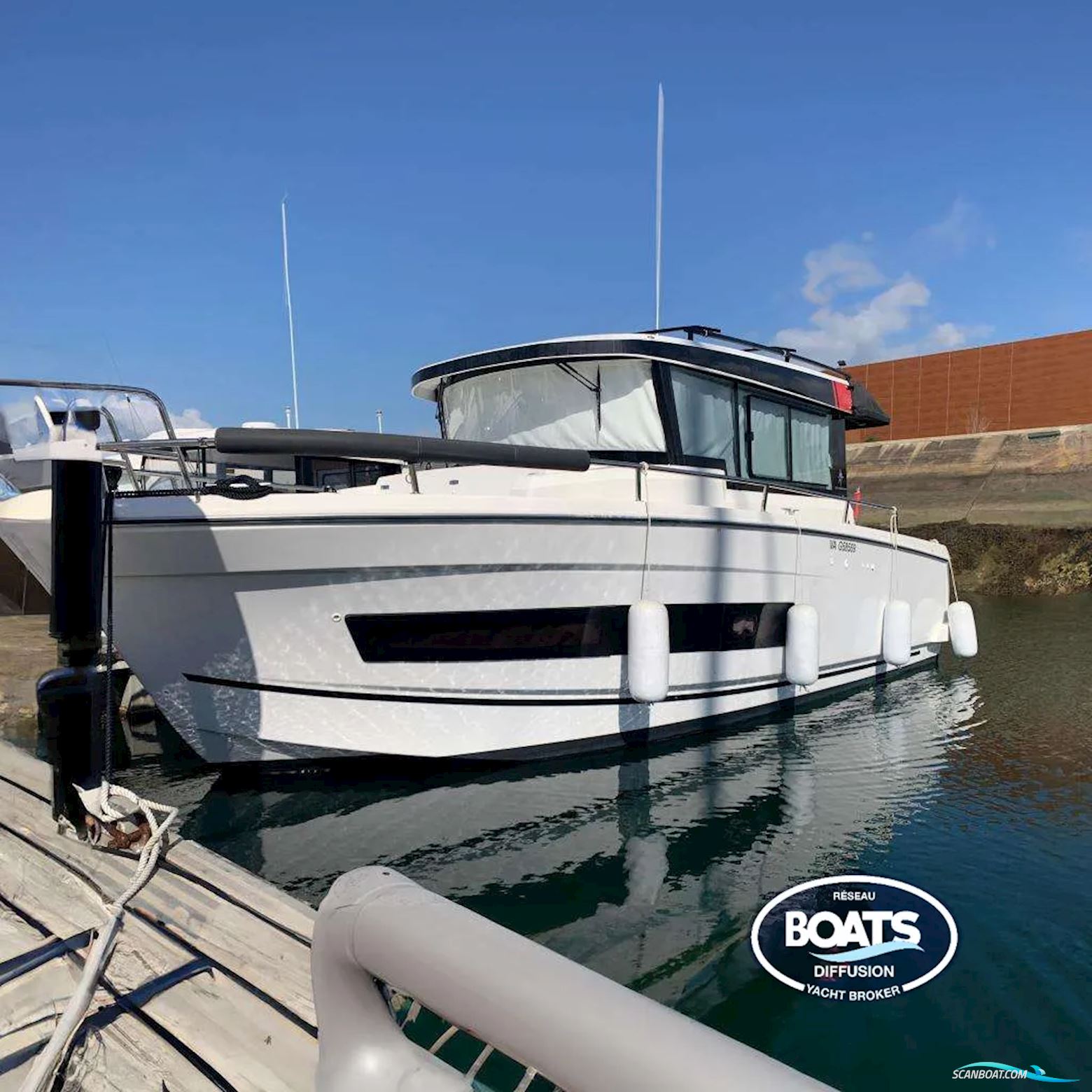 Jeanneau MERRY FISHER 895 SPORT Motorboat 2023, with Suzuki engine, France