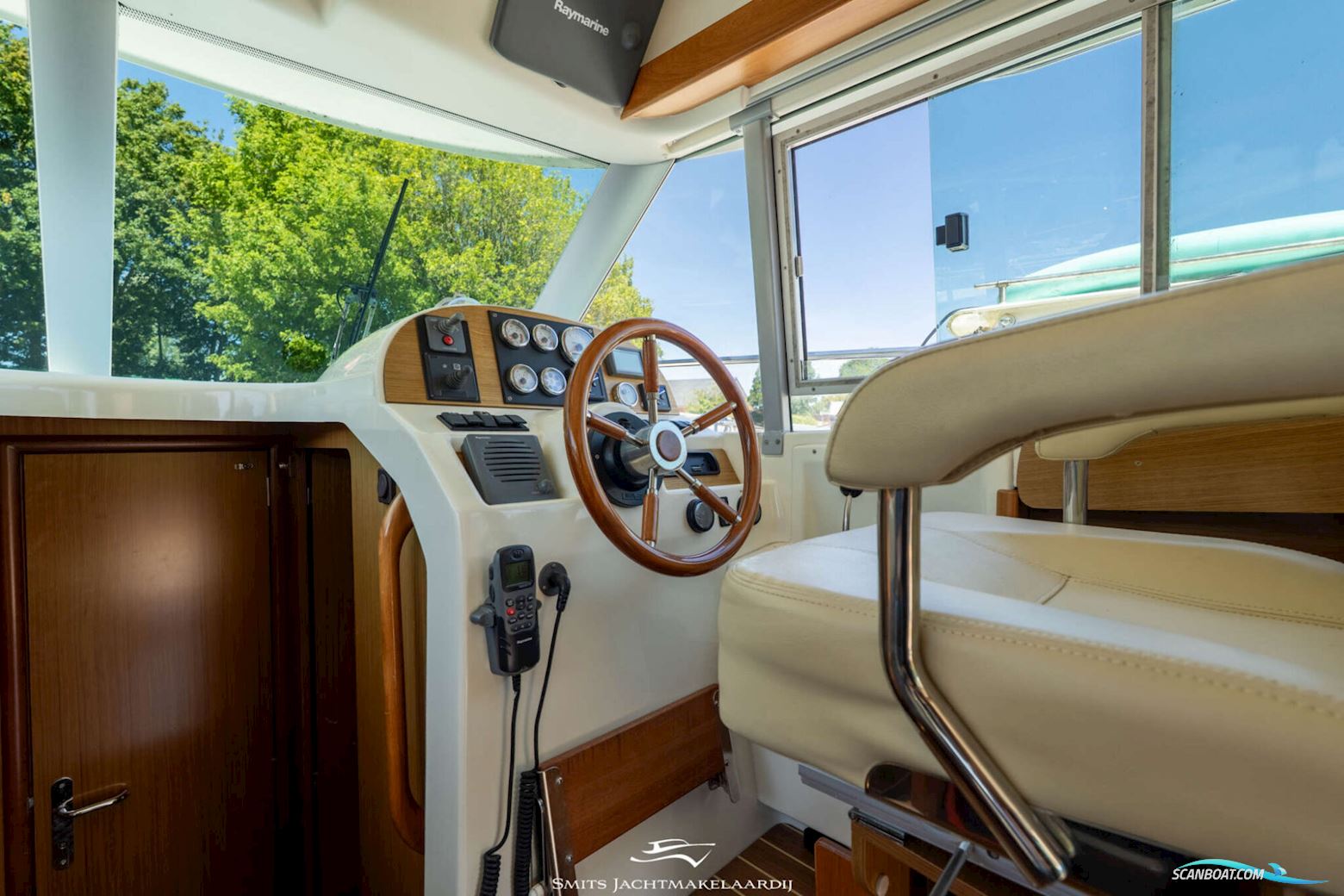Jeanneau Merry Fisher 9.25 Flybridge