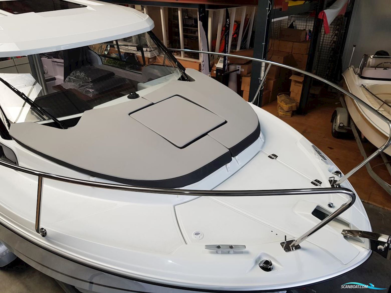 Jeanneau MF-695-serie2