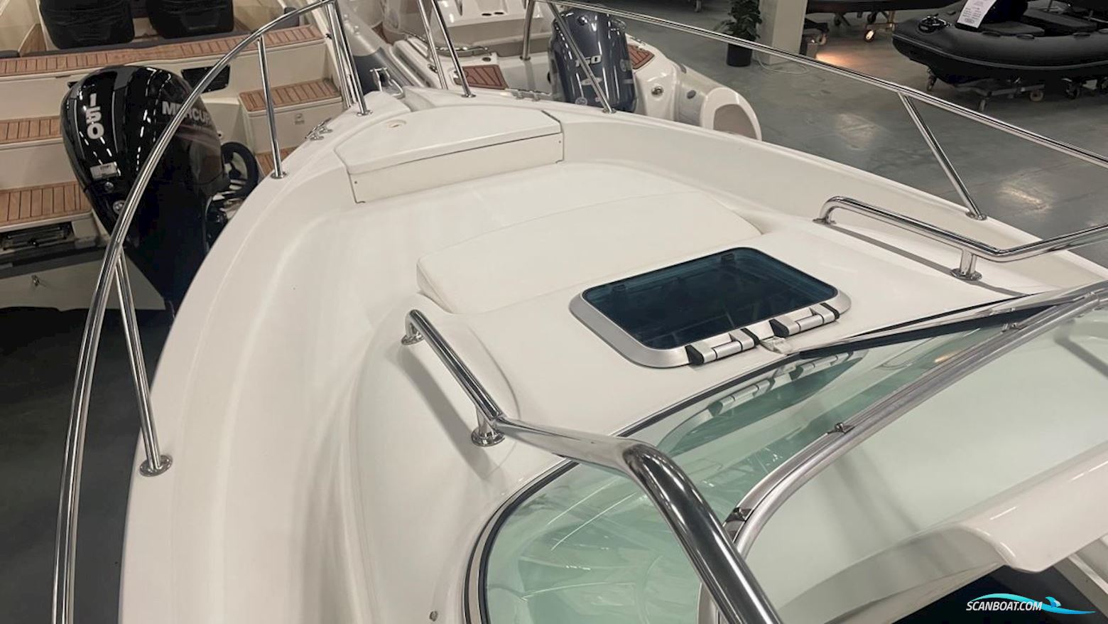 Jeanneau Motorbåt 725 WA