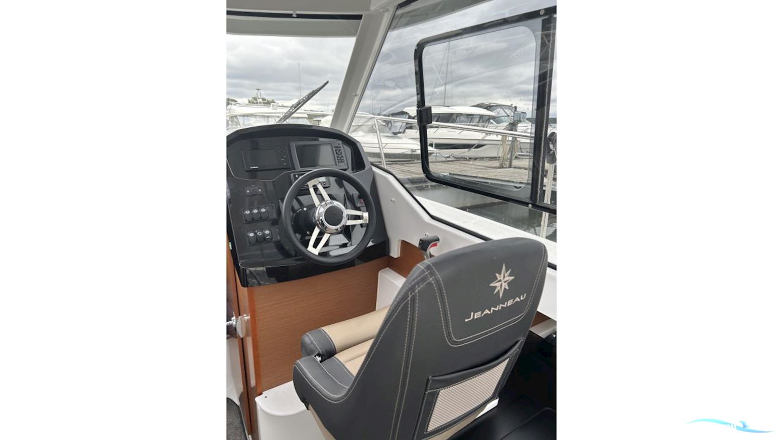 JEANNEAU MOTORBÅT 795 MERRY FISHER CABIN