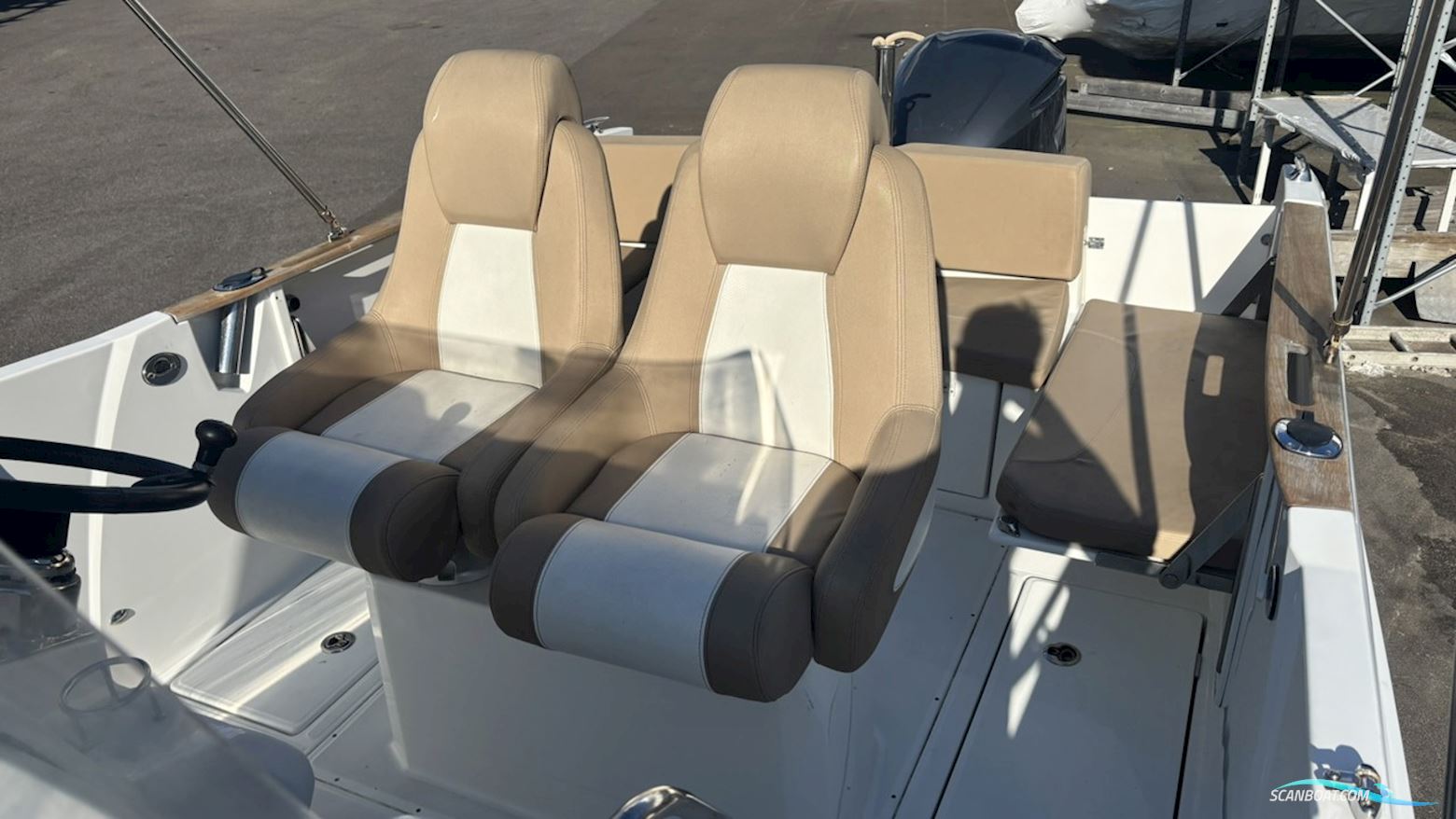 Jeanneau Motorbåt Cap Camarat 7.5 CC
