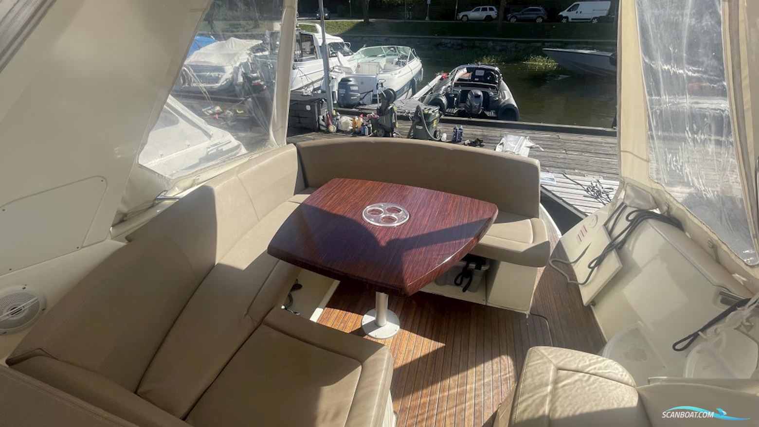 JEANNEAU MOTORBÅT LEADER 8