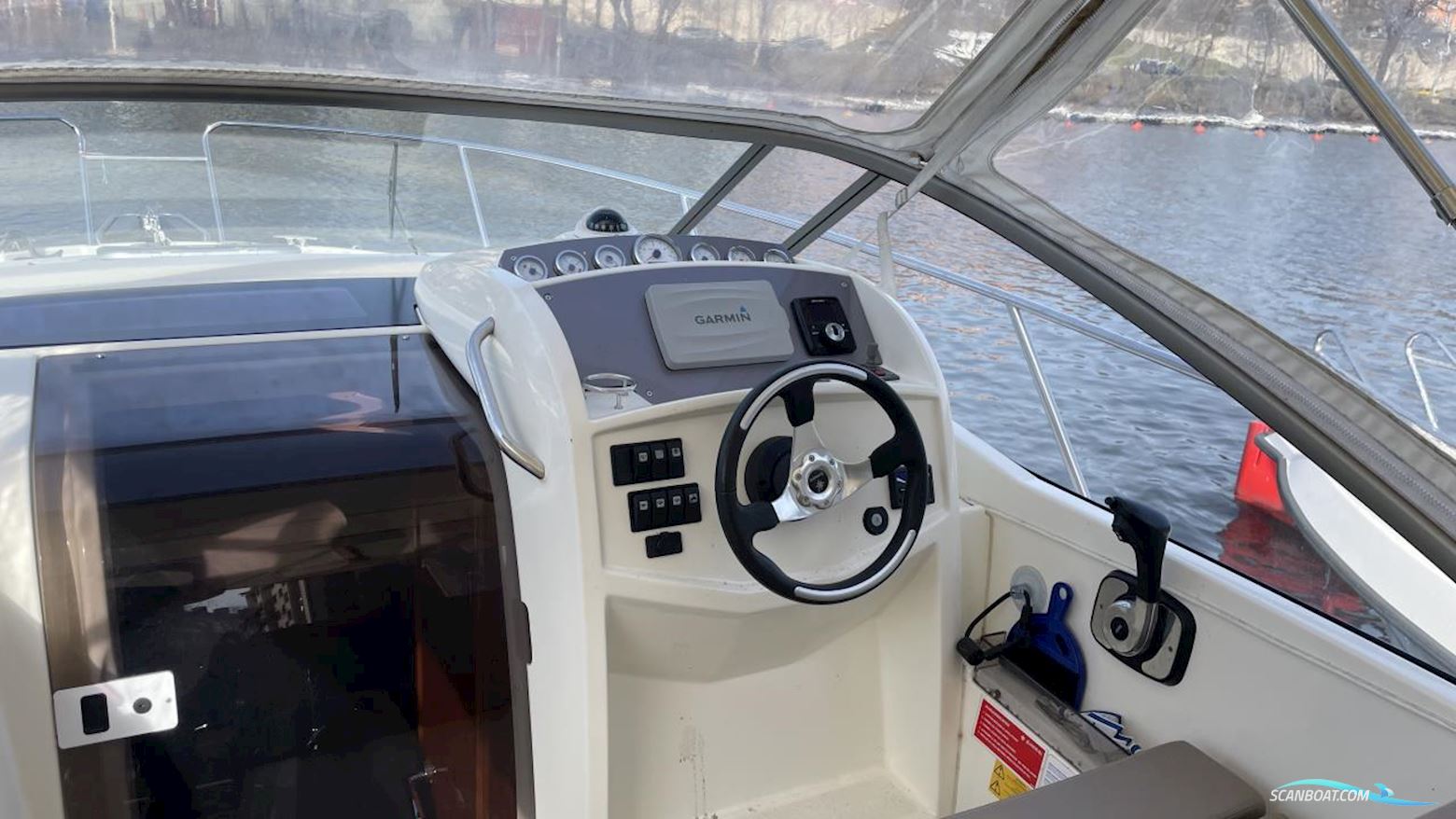 JEANNEAU MOTORBÅT LEADER 8