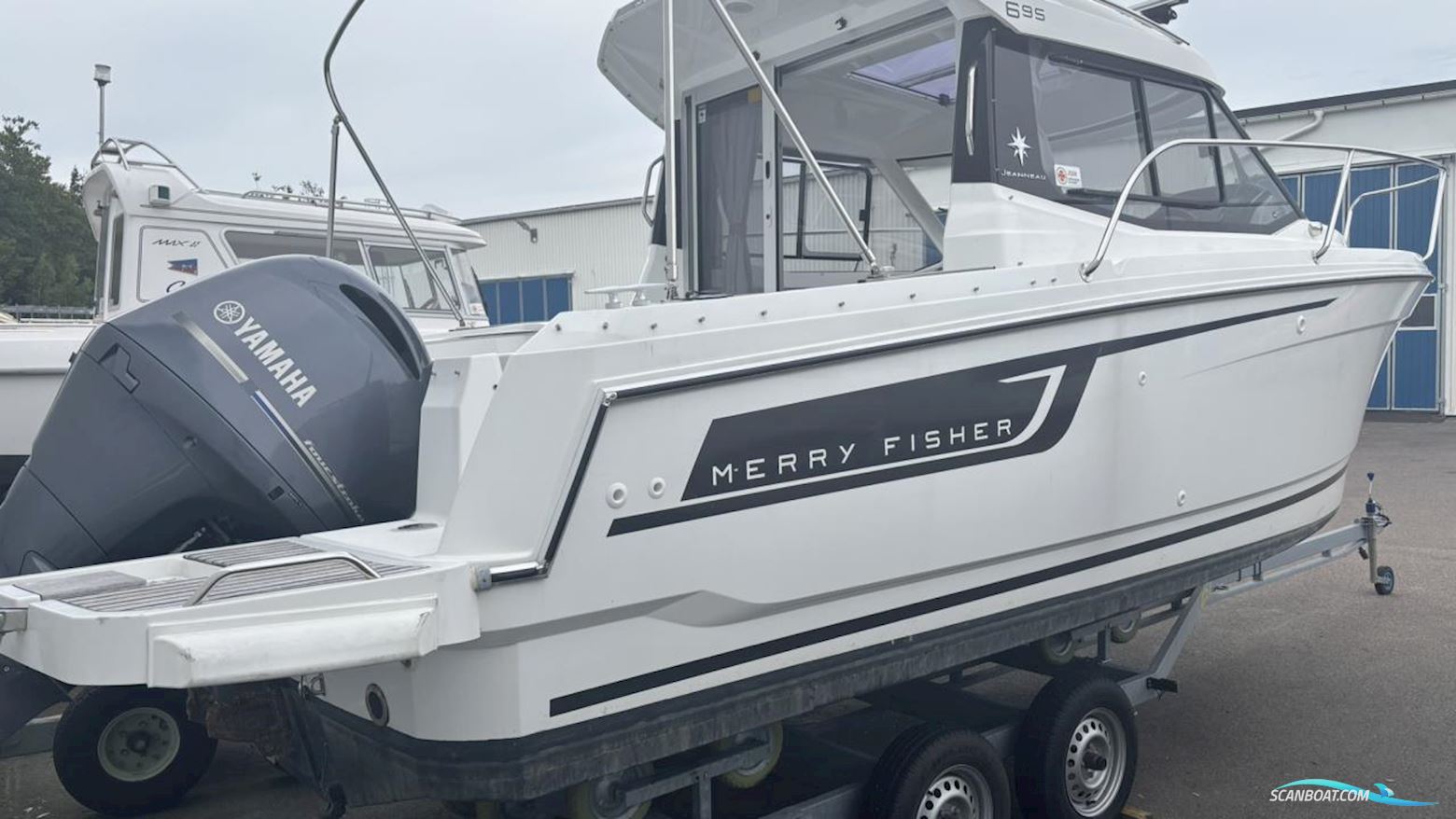 JEANNEAU MOTORBÅT MERRY FISHER 695