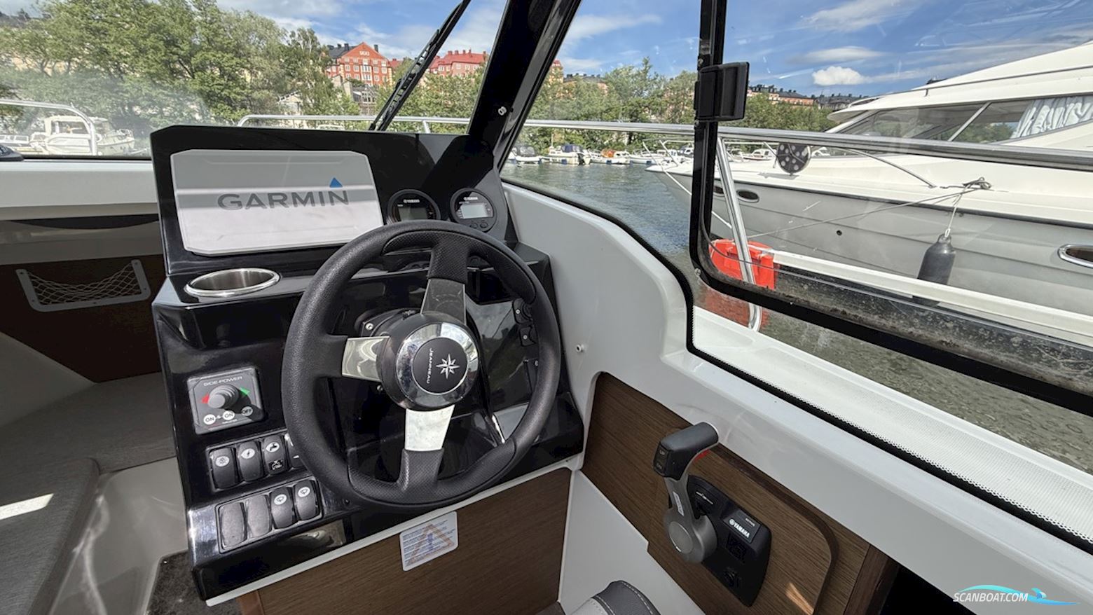 JEANNEAU MOTORBÅT MERRY FISHER 695