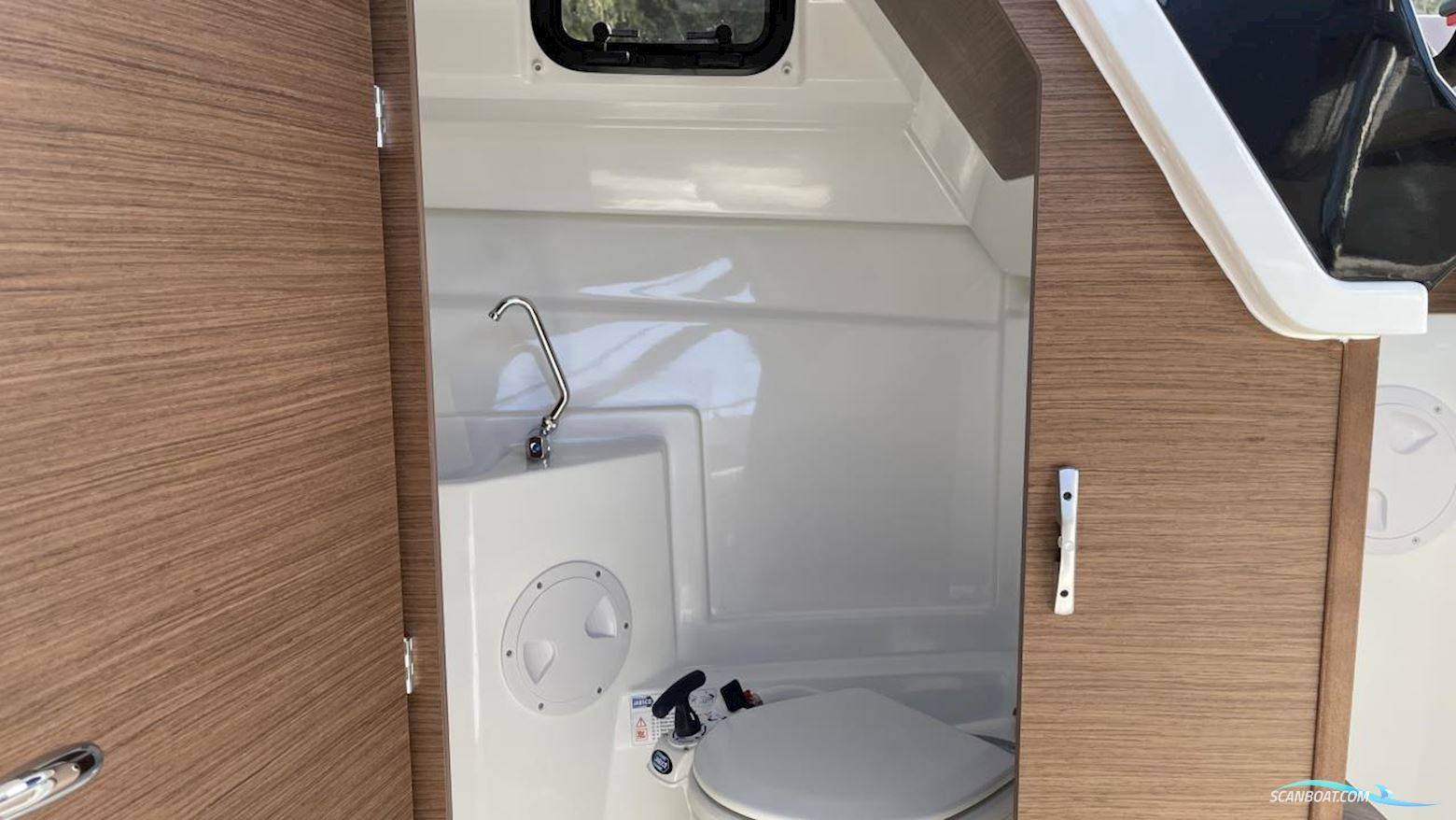 JEANNEAU MOTORBÅT MERRY FISHER 695 SÉRIE 2