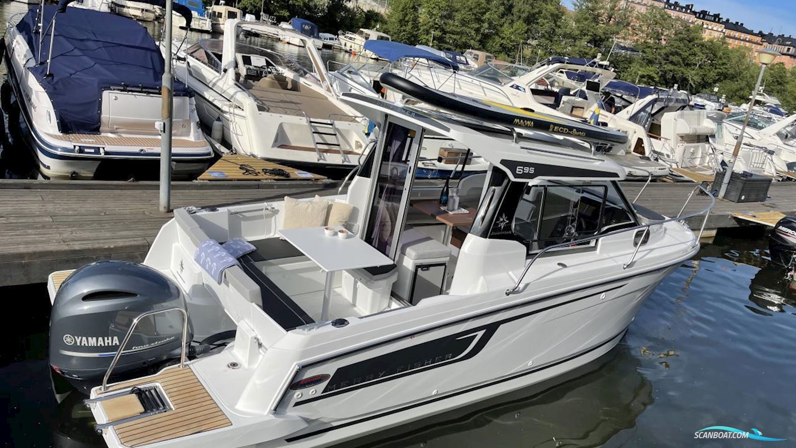 JEANNEAU MOTORBÅT MERRY FISHER 695 SÉRIE 2