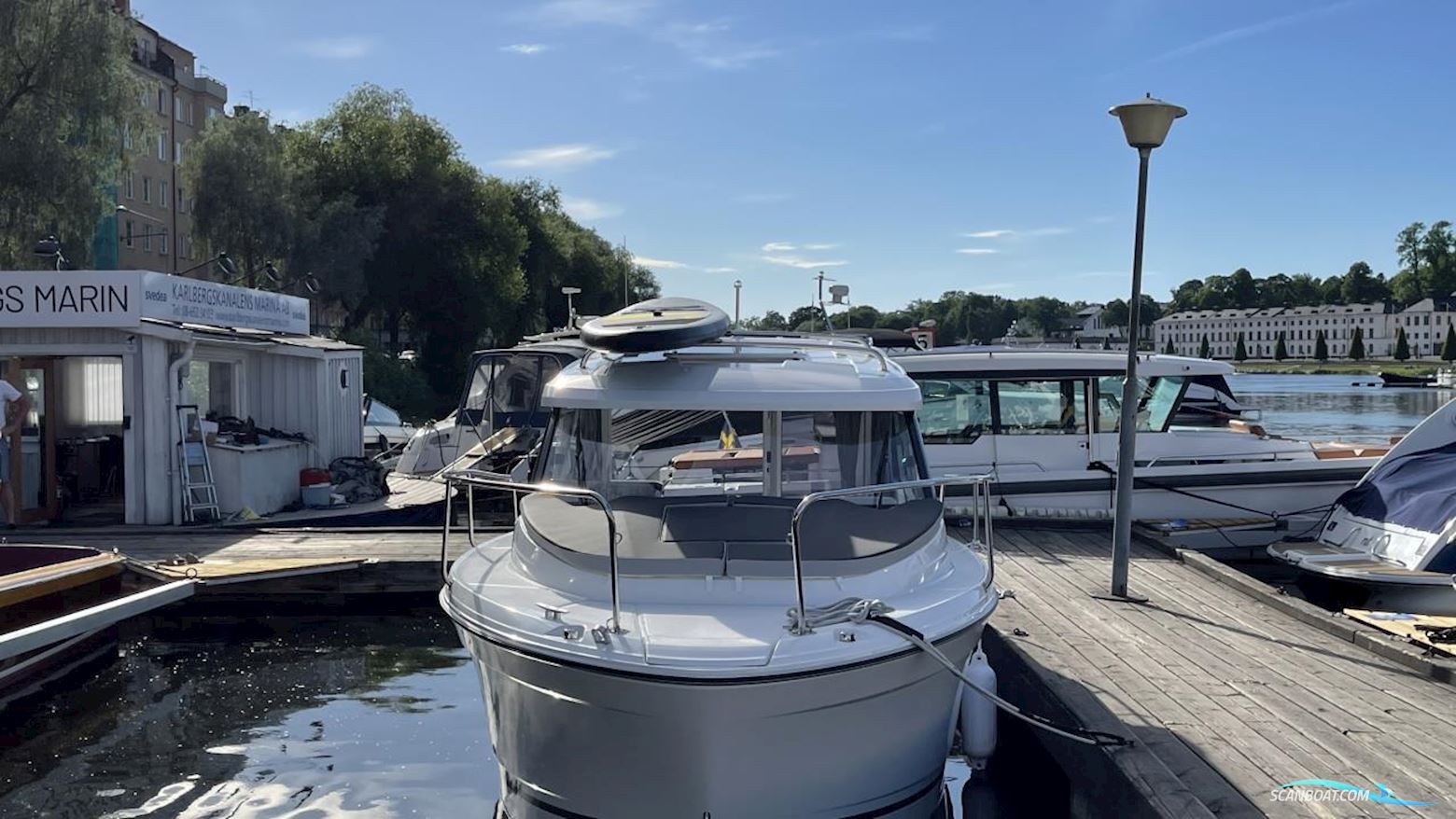 JEANNEAU MOTORBÅT MERRY FISHER 695 SÉRIE 2