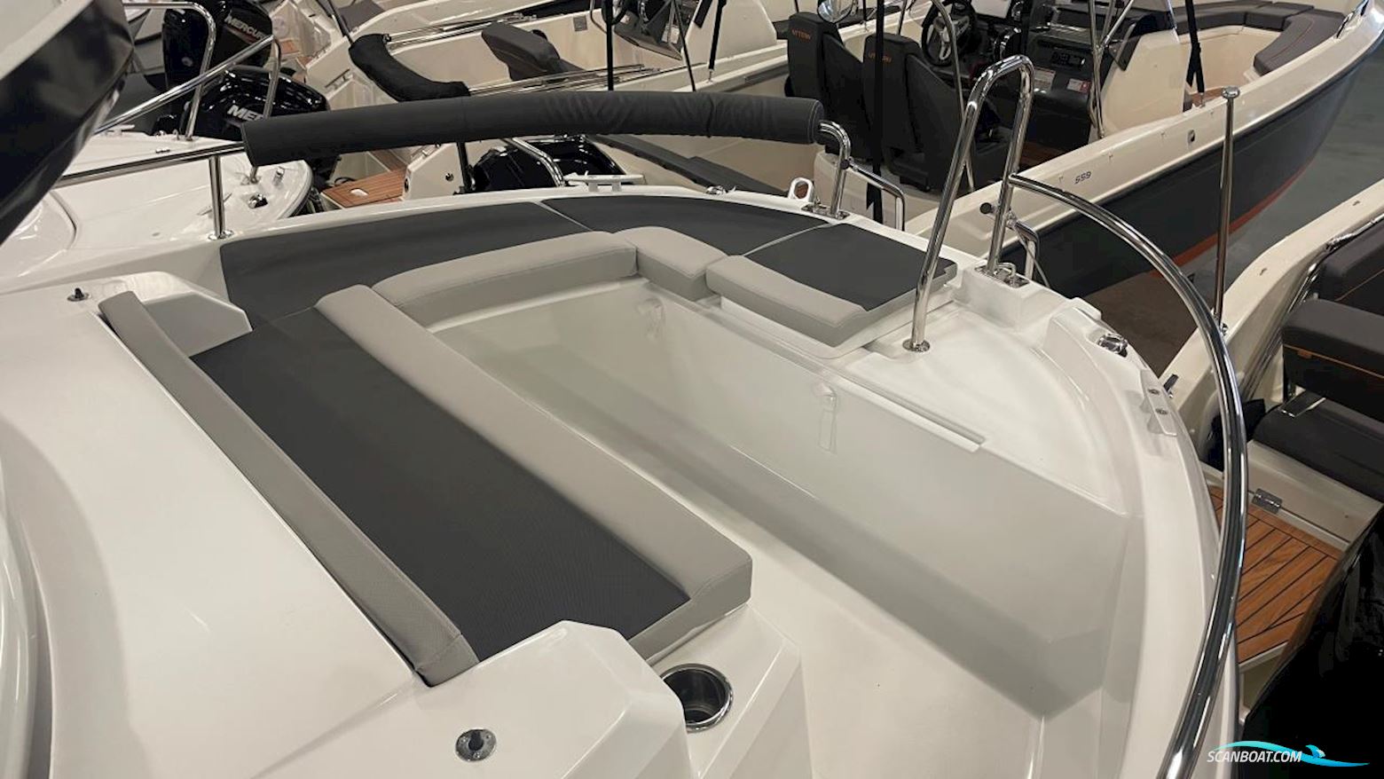 JEANNEAU MOTORBÅT MERRY FISHER 795 SPORT