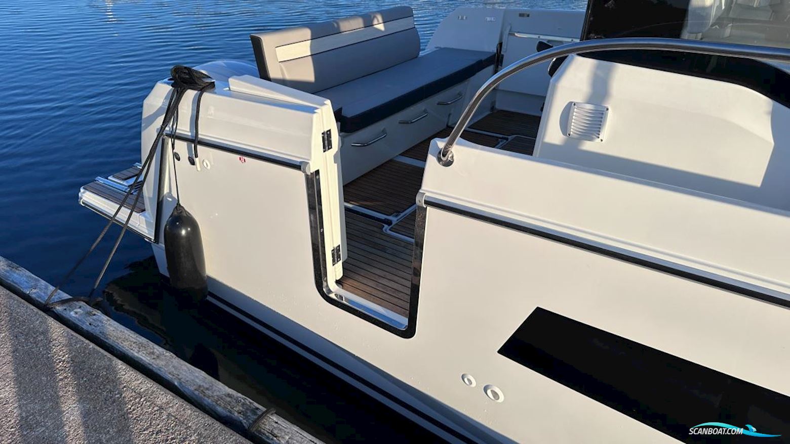 JEANNEAU MOTORBÅT MERRY FISHER 895