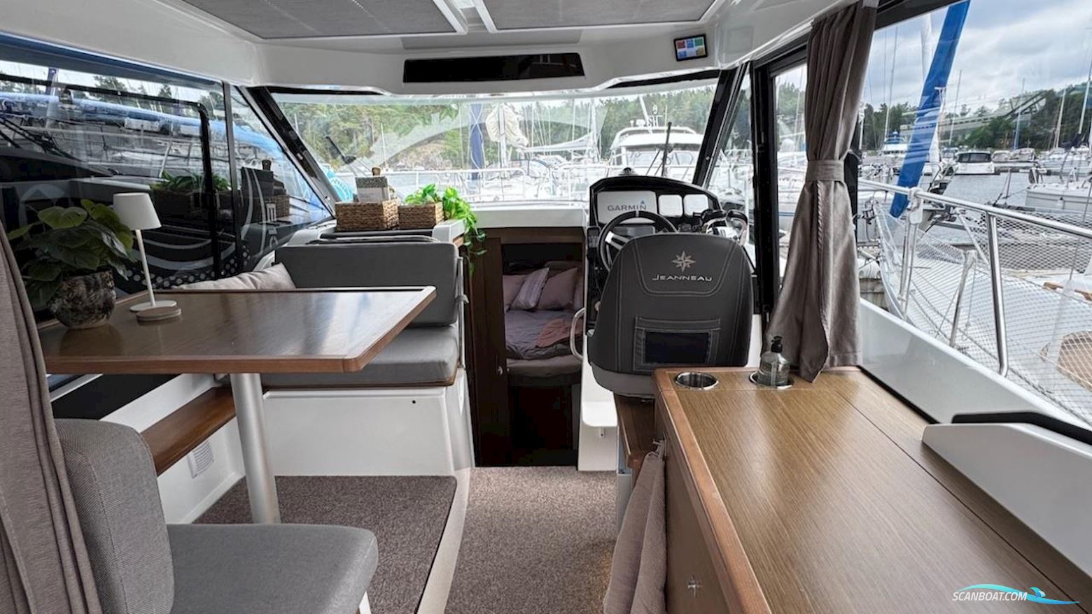 JEANNEAU MOTORBÅT MERRY FISHER 895