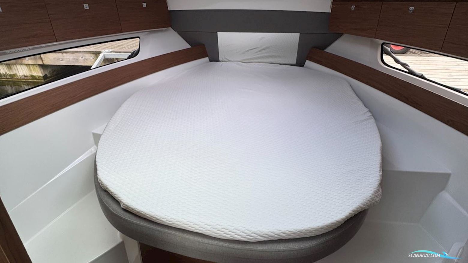 JEANNEAU MOTORBÅT MERRY FISHER 895