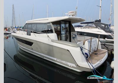 Jeanneau NC 11 Motorboat 2013, with Volvo Penta engine, United Kingdom
